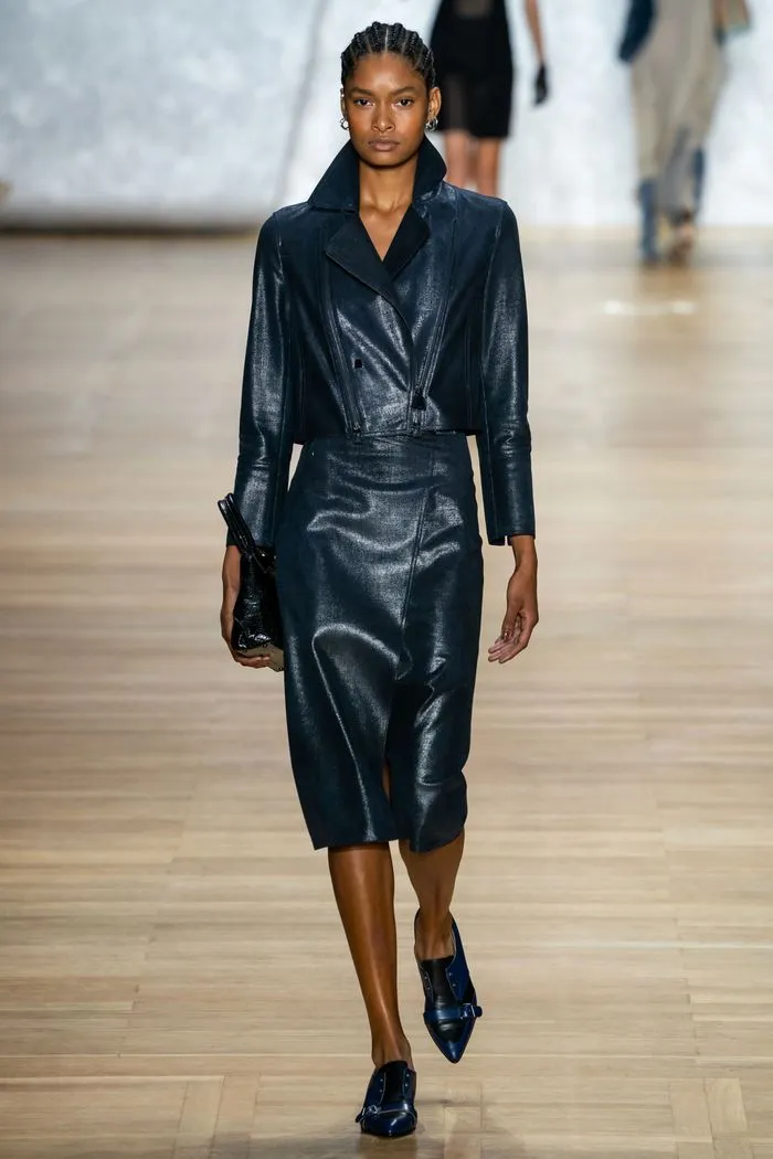 Модная кожаная куртка 2020 из коллекции Akris