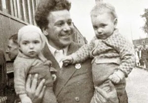 Анатолий Ляпидевский с сыном Робертом и дочкой Сашей