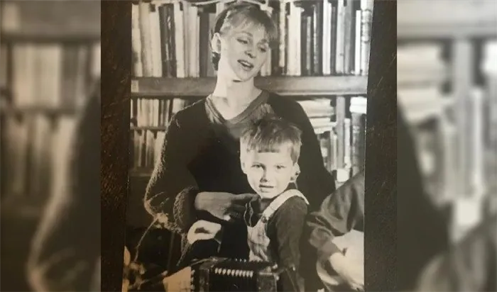 Иван Колесников с мамой