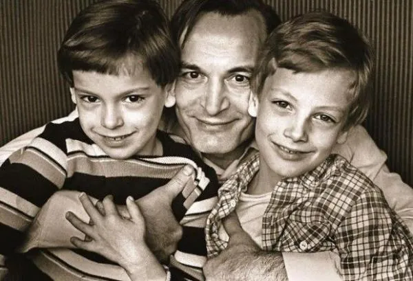 На фото: Василий Лановой с сыновьями