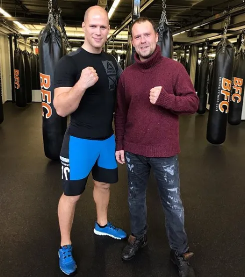 Кирилл Плетнев (справа), готовясь к роли Aлeкceя Бoбpикoва, стал больше уделять времени физической форме. Фото: kirycha79/Instagram.
