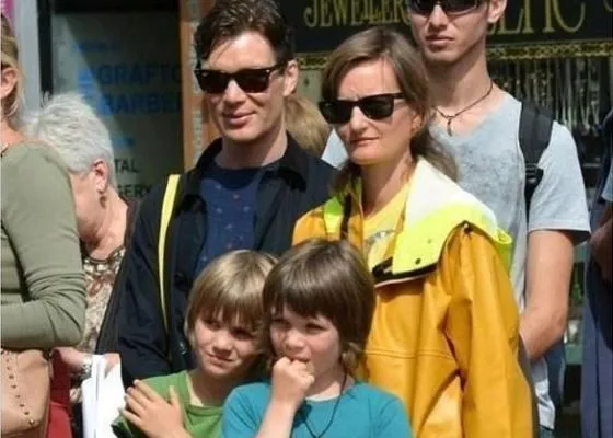 Киллиан Мерфи со своей семьей: женой и сыновьями