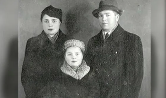 Нина Дорошина с родителями