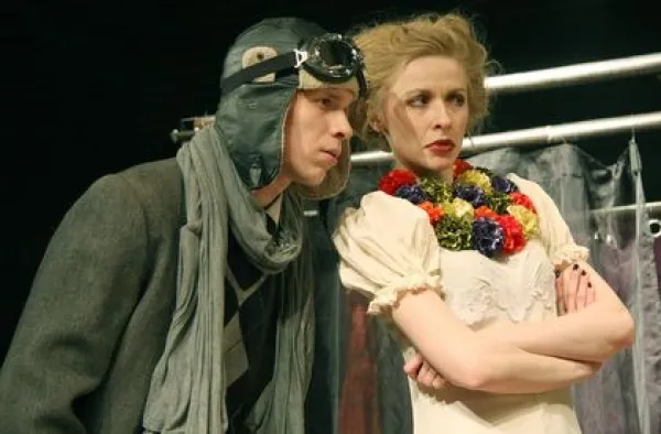 Юрий Борисов и Анна Шевчук на сцене театрального училища имени Щепкина