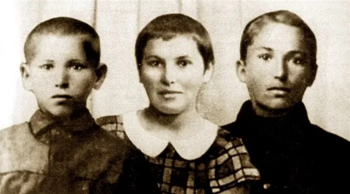 Дети Чапаева – Аркадий, Клавдия, Александр, 1922 год/ © kp.ru