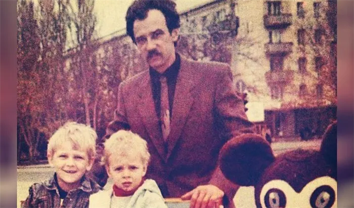 Маленький Макс Барских с отцом