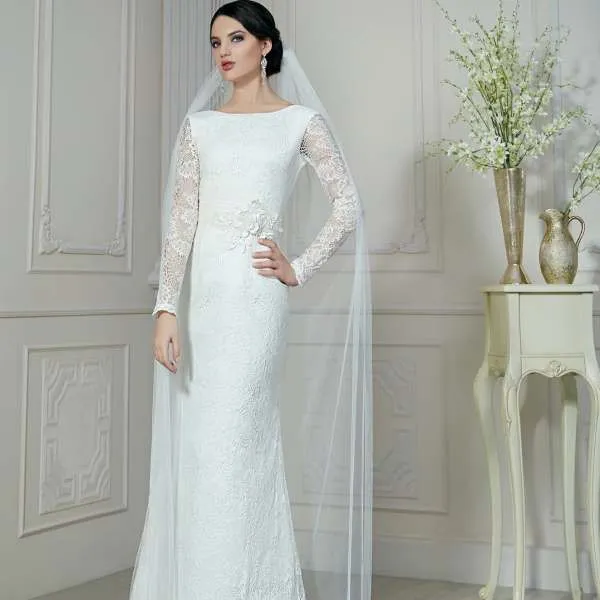 Платье с рукавами свадебное в белом цвете