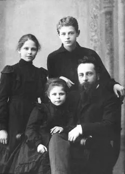 Крандиевская-Толстая на протяжении 20 лет была для именитого классика женой, матерью его сыновей, музой, секретарем…