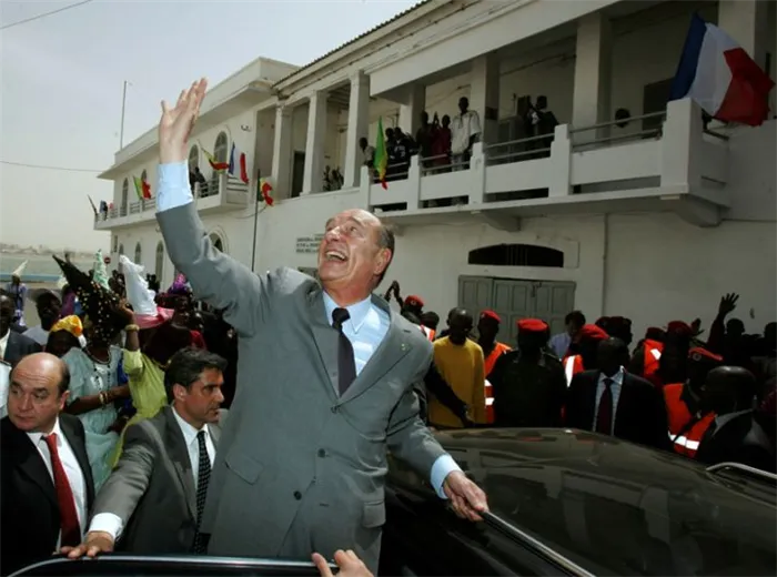Жак Ширак в Сент-Луисе в во время своего трехдневного визита в Сенегал, 2005 год.
