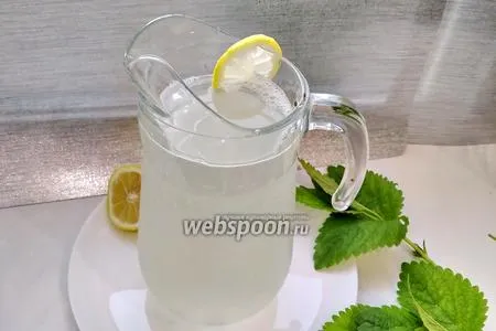 Фото рецепта Домашний лимонад из минералки