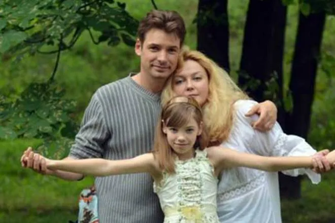Андрей Саминин с женой и дочерью