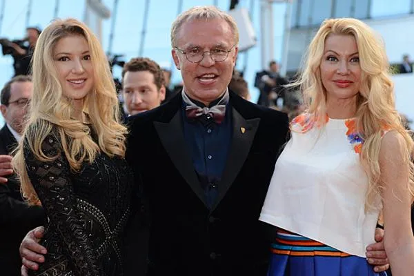 Вячеслав Фетисов с женой и дочерью