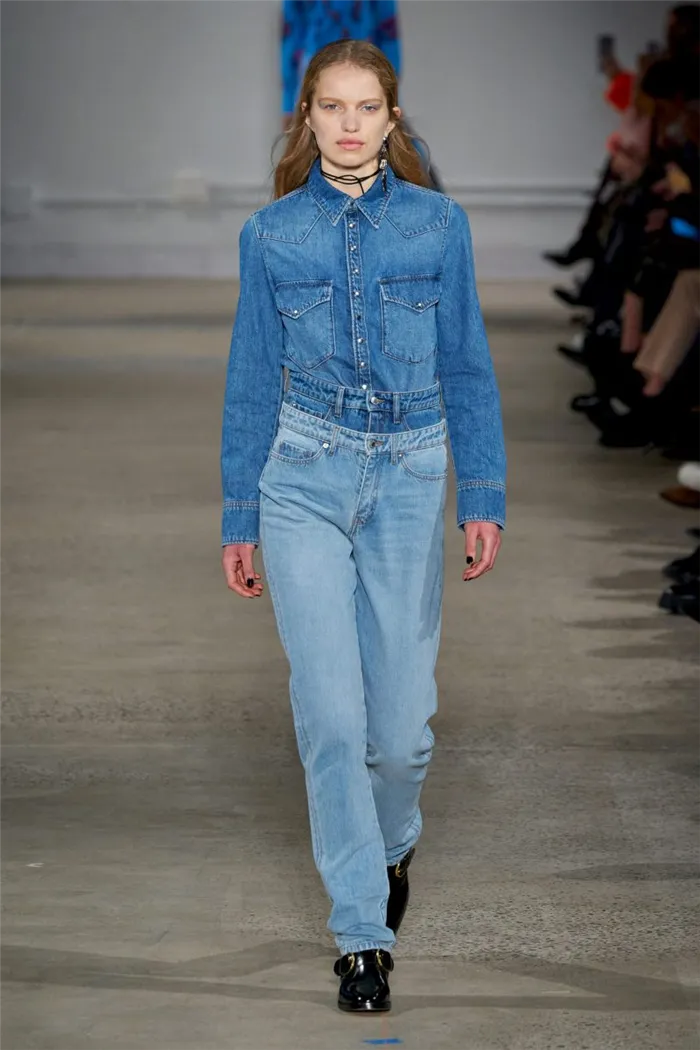 Модные джинсы осень-зима 2020-2021 из коллекции Zadig & Voltaire
