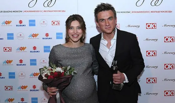 Беременная Регина Тодоренко с мужем Владом Топаловым