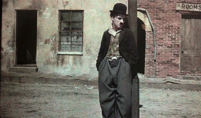 Чарли Чаплин в образе Бродяги