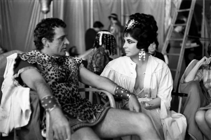 Элизабет Тейлор и Ричард Бартон на съемках фильма «Клеопатры», 1962