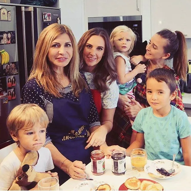 Ирина Агибалова с семьей