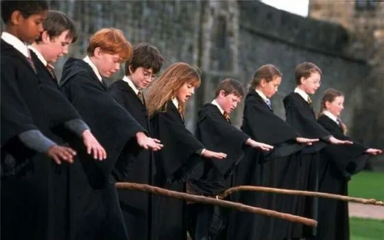 Гарри Поттер приручает метлу