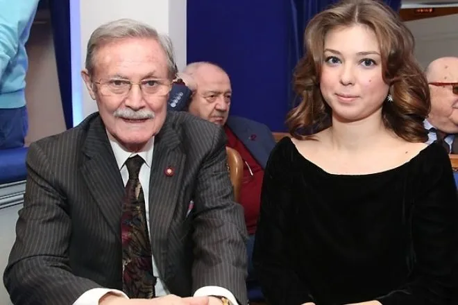 Юрий Соломин с внучкой