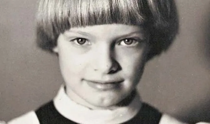 Ольга Копосова в детстве