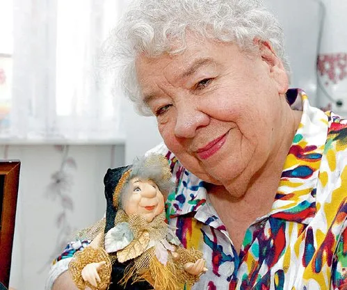 Кукла, подаренная преданными поклонниками, - точная копия артистки