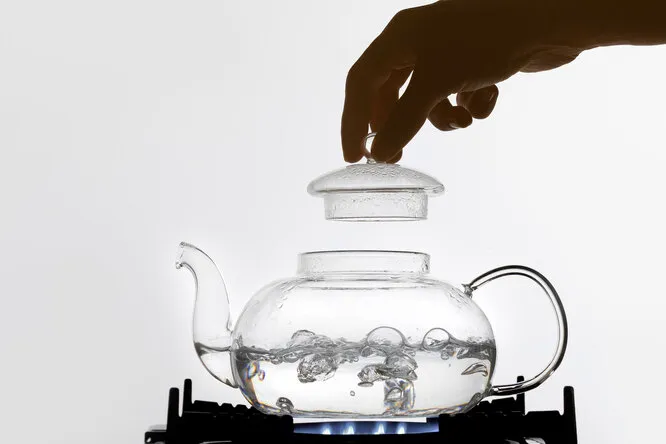 Правда ли, что нельзя кипятить воду в чайнике несколько раз? Прочитайте и узнайте ответ!