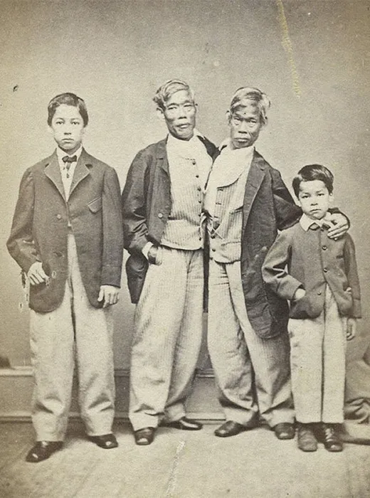 Чанг и Энг Банкеры со своими детьми