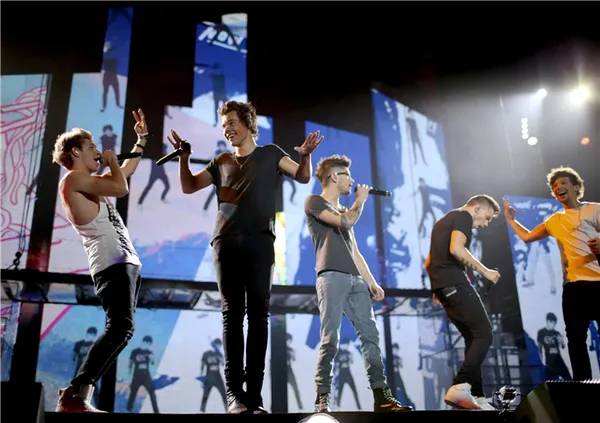 One Direction на сцене