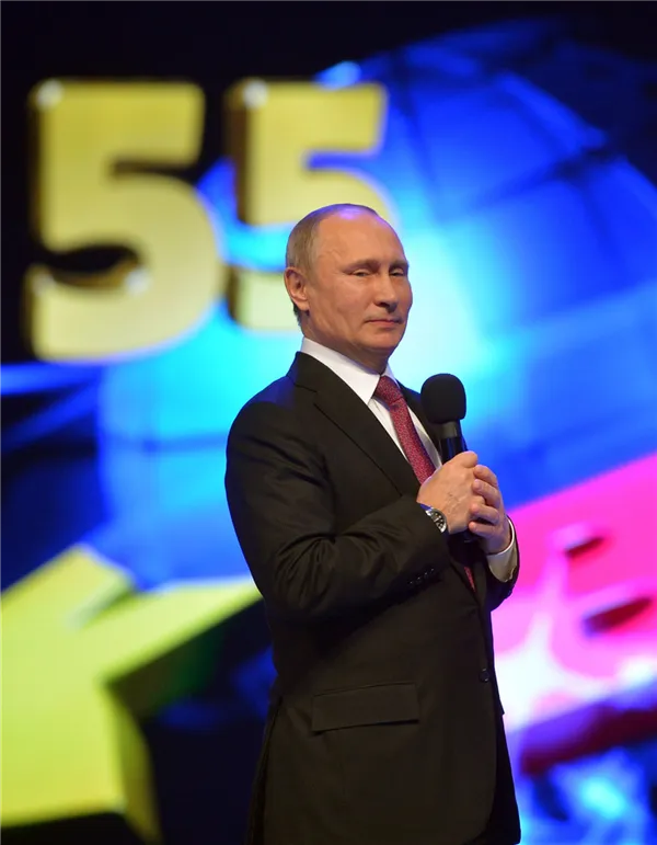 Президент России выступил с поздравительной речью по окончанию концерта.