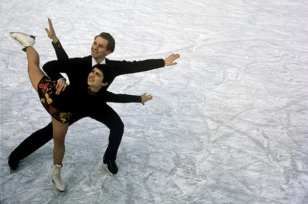 Чемпионы мира и Европы 1969 года в парном катании, советские фигуристы Ирина Роднина и Алексей Уланов.