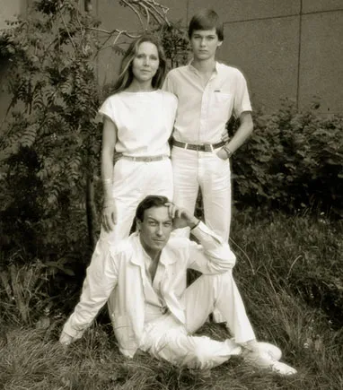 Олег Янковский с семьей. 1983 год