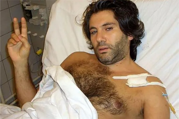 Авраам Руссо в больнице, после нападения