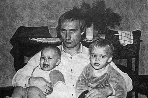 Владимир Путин с дочками