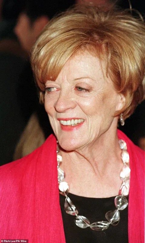 Dame Maggie Smith arriving at the premiere of Gosford Park at the Ziegfield theatre in New York City on December 14, 2001